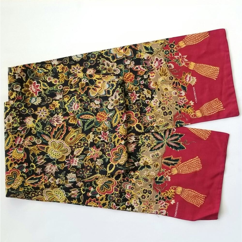 Donnybrook vintage scarf red with tassel print - Picture 4 of 4